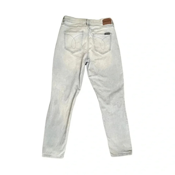 Calvin Klein Mid Rise Slim Boyfriend Jeans Light Wash Size 27 - Picture 2 of 8
